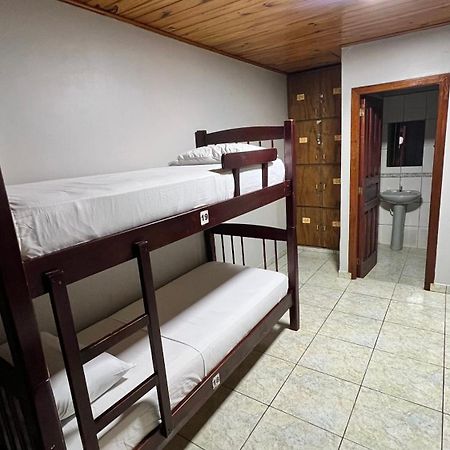 Hostel Peter Pan Пуерто-Іґуасу Екстер'єр фото