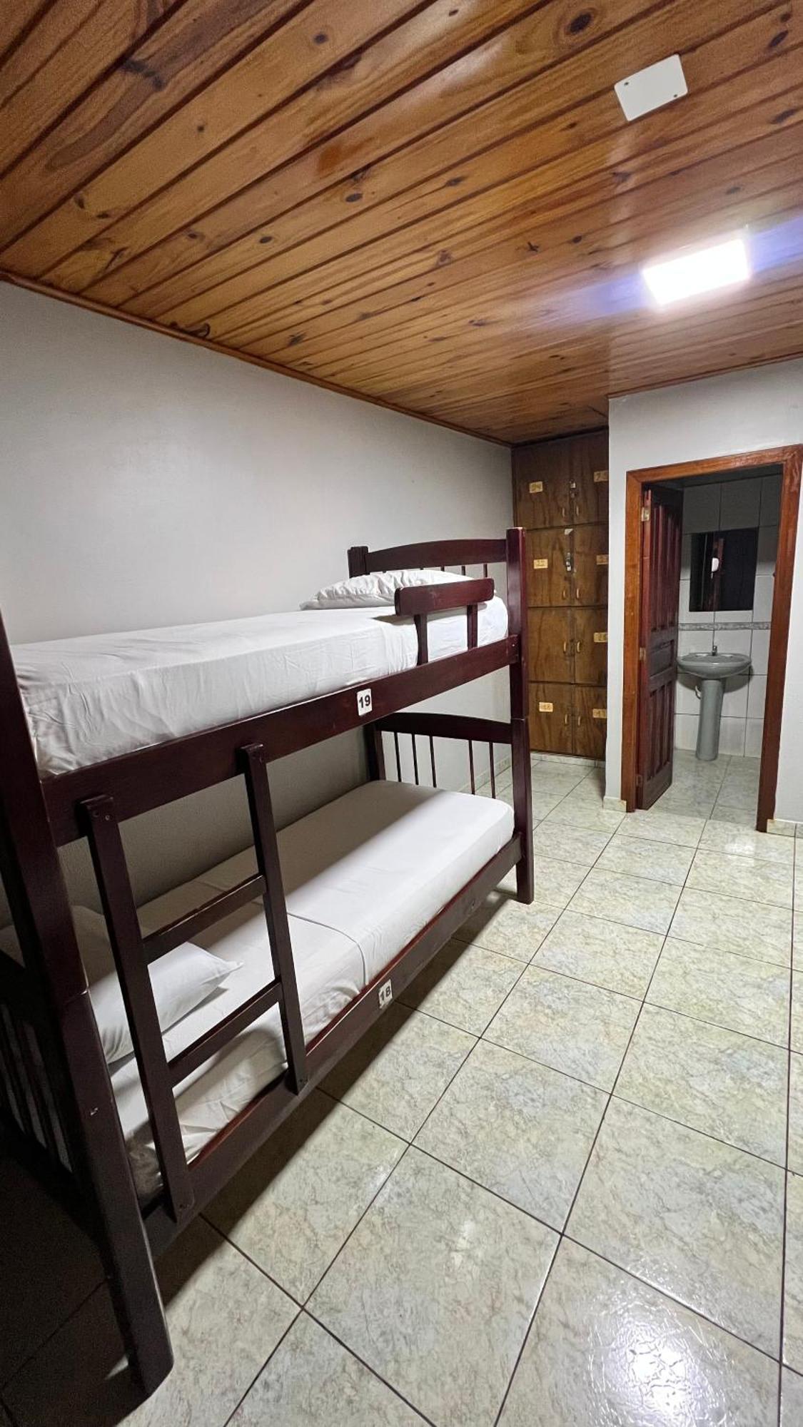 Hostel Peter Pan Пуерто-Іґуасу Екстер'єр фото