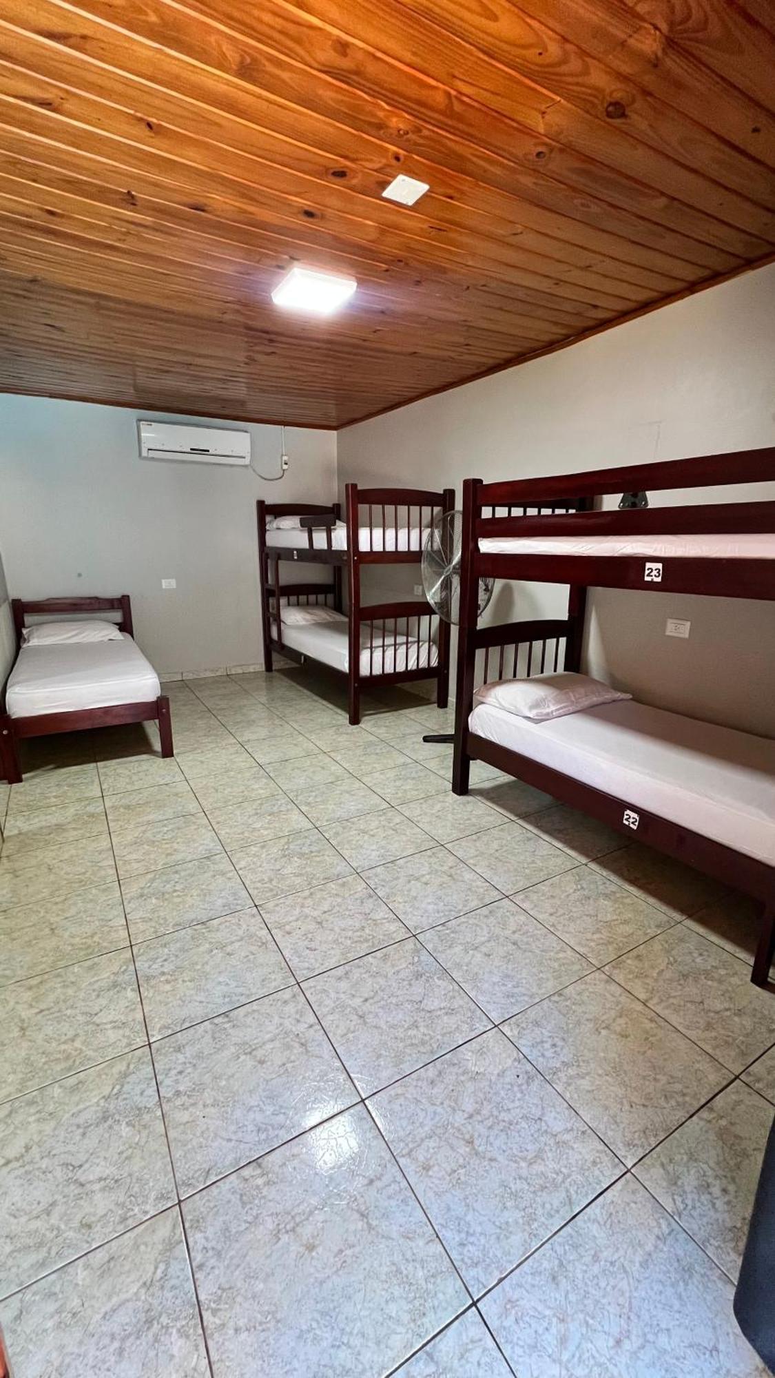 Hostel Peter Pan Пуерто-Іґуасу Екстер'єр фото